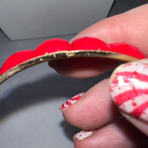 Vintage Gold Tone and Faceted Red Bead Bangle Bracelet - Picture 8 of 8